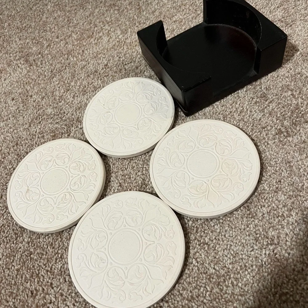 Cream 4 Piece Ceramic Coaster Set And Wood Base